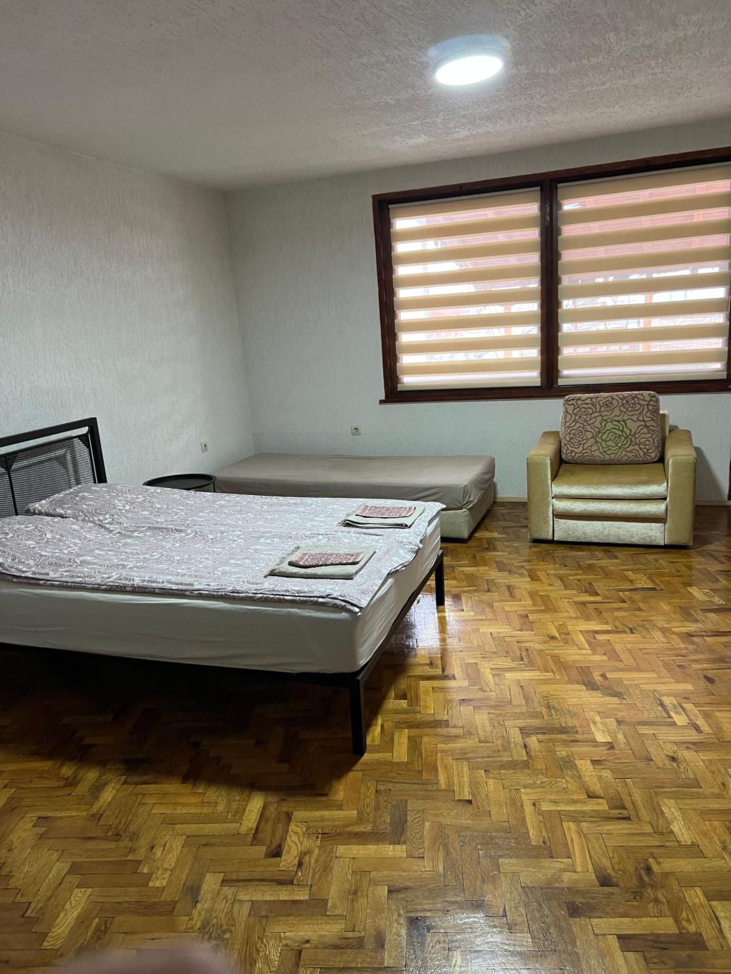 White Guest House 2 Karlovo Exterior photo